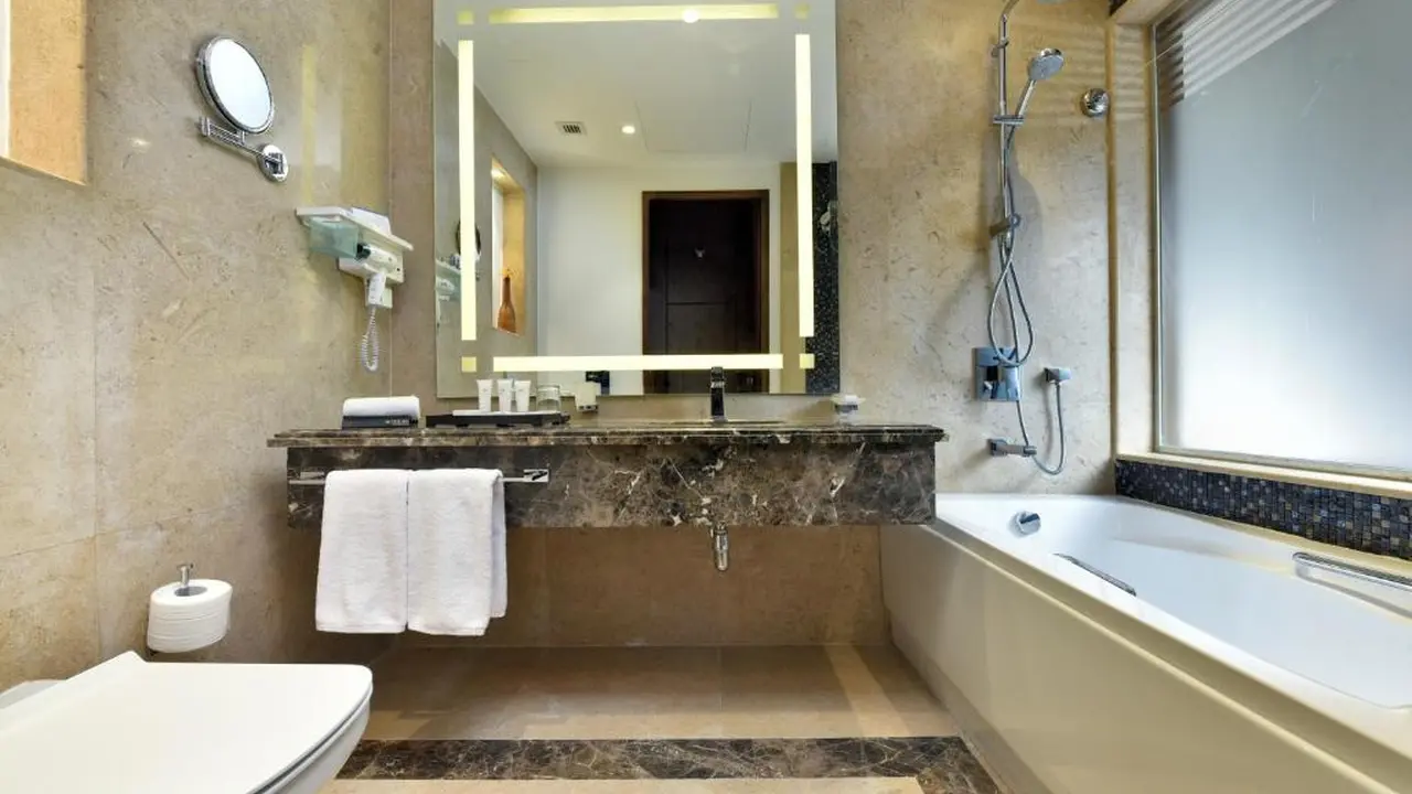 الفندق توليب الجلالة ماجستيك - العين السخنة